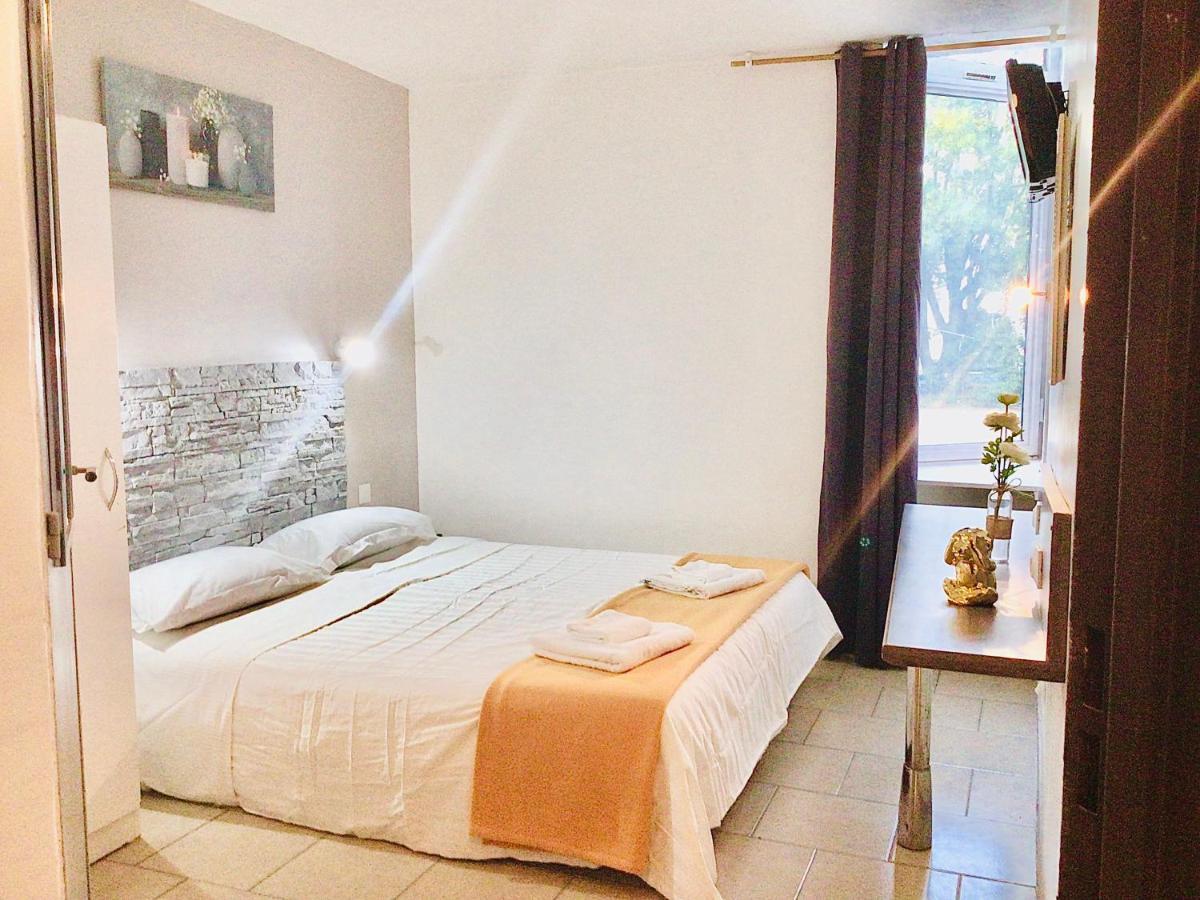 Confortel Avignon Tgv Hotel Bagian luar foto